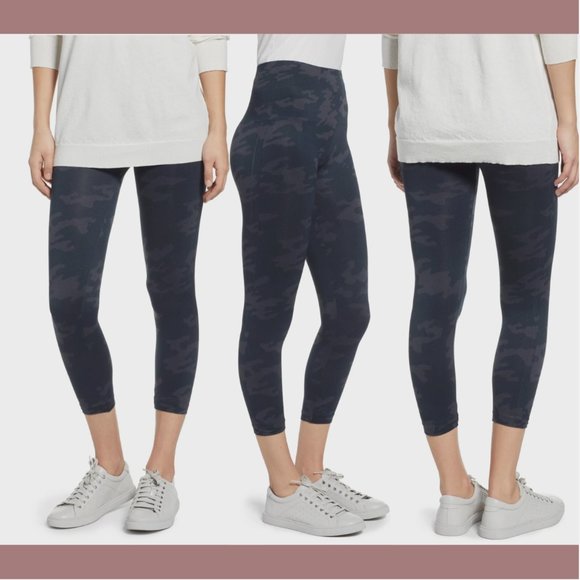 NWT $68‎ Spanx [ Small ] CROPPED Look At Me Now Leggings Black Camo - Picture 1 of 14